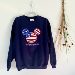 nwot Walt Disney world Mickey Mouse pullover